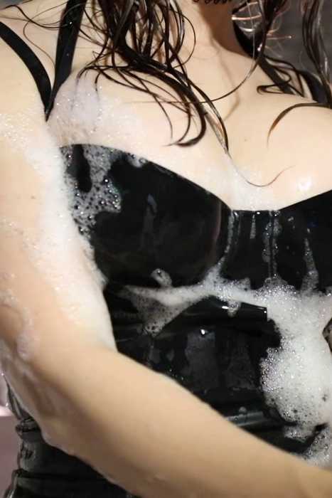 [Carrie Lachance唯美视频]ID0140 Carrie LaChance - Video #248 - Rubber Bubble Bath--性感提示：丝