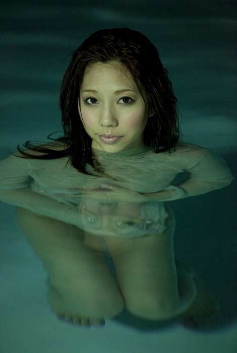 Image.tv写真ID0319 2011.10 Maya Koizumi Sexy on the water