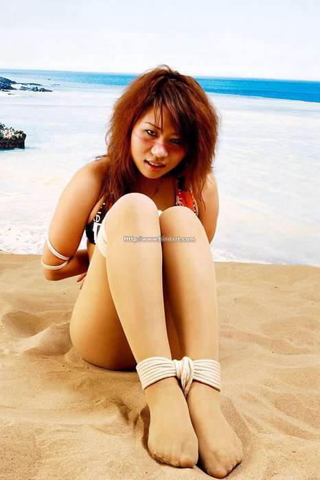 沙滩上被捆缚的泳装肉丝性感美女[丽柜Bindart美束]2007-01-10 Mondy