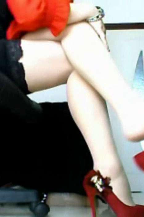 [名门绣娘vip丝袜视频]ID0038 红衣红高跟短裙肉丝