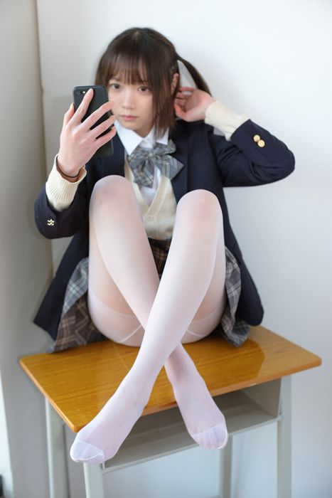 [森萝财团美腿丝袜写真]ID0060 萝莉丝足写真 [X-010-SSR] JK校服白丝 [83P1V-1.46GB]--性